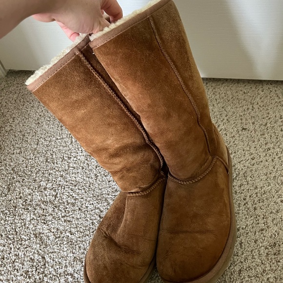 UGG boots - Picture 2 of 4